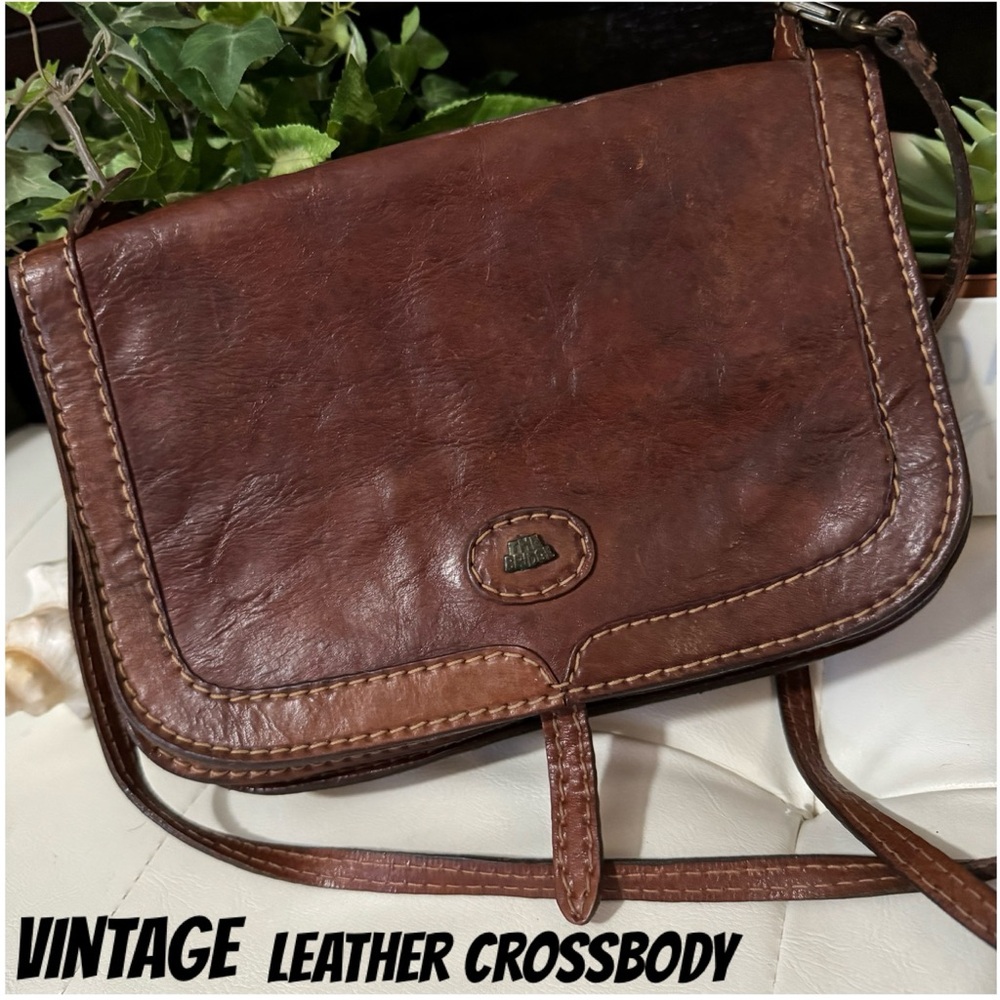 Vintage Made in Italy Crossbody Bag-Leather-Removable Strap-Flap Snap Closure